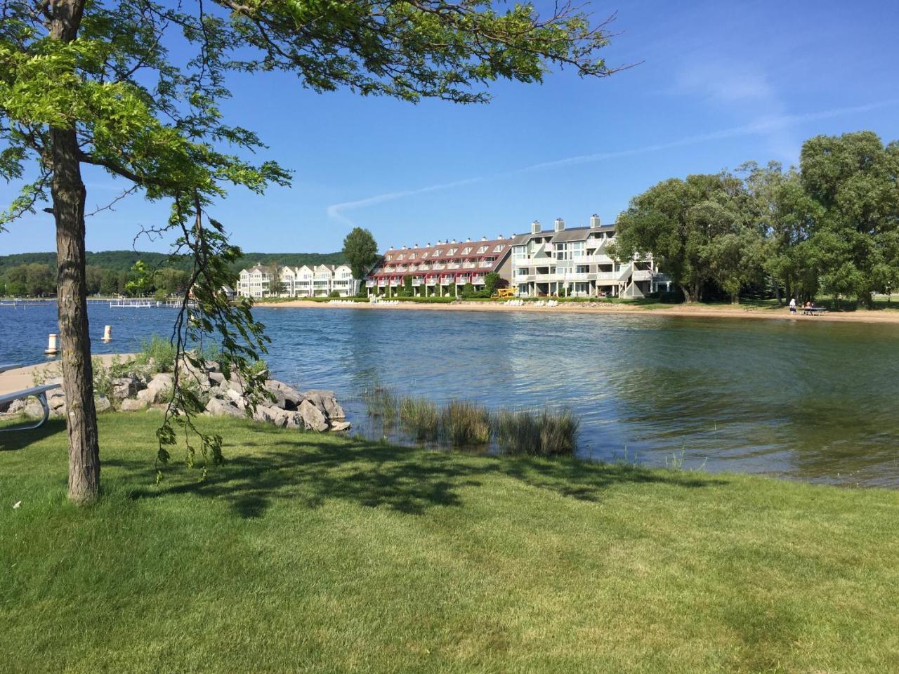 111 Water Street Inn Boyne City Exterior foto